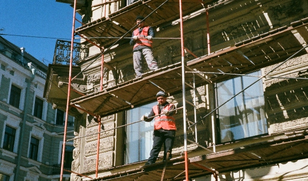 The Benefits of Using a Mobile Scaffold_4